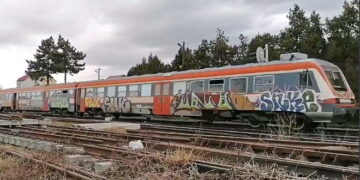 Orădeanul care a făcut desene tip graffiti pe vagoane dus la audieri după percheziții