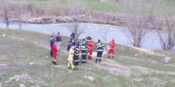 Cadavrul unui bărbat, găsit în Crișul Repede, în această dimineață