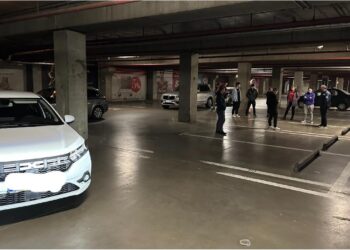 Cursele de mașini și consumul de substanțe interzise închid parcarea Lotus Center înaintea mall-ului. Explicație pentru cei care au rămas sechestrați