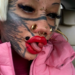 “Barbie modificată”, invitată la Congresul tatuatorilor.E în topul celor mai bizare intervenții de “înfrumusețare”