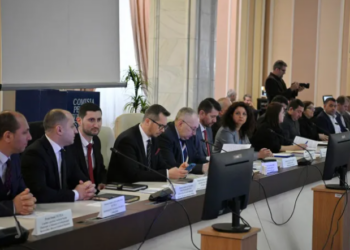 Discuțiile pe Legile Educației, întrerupte brusc de un scandal. 800 de amendamente depuse de PSD și după discuțiile cu profesorii din Bihor