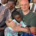 S-a întors din Uganda unde a participat la reconstruirea spitalului din satul Ruguburi. Gândul jandarmului a rămas la micuța orfelină Masiko (speranță)