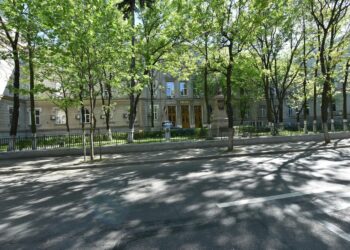 Auditor public de la Curtea de Conturi, trimis în judecată pentru șantaj