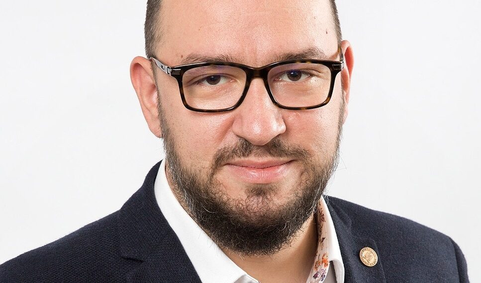 Notar de profesie, deputatul Silviu Dehelean, agresat pe holurile Parlamentului după ce ar fi votat pentru desființarea Secției Speciale a Magistraților