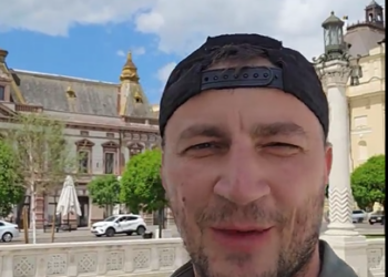 Polițistul Godină, vedeta Gaudeamus:Ne putem vedea, fie că veniți să cumpărați o carte sau să căscați ochii să păreți oameni culți