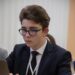 Adolescentul care vrea să devină angajat la ONU, antrenament într-o dezbatere, în premieră, la Eminescu