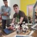 Invenția unui student: poți să-ți încarci telefonul din talpa pantofului