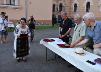 GALERIE.Veturia Suciu, la 92 de ani, cel mai vârstnic paricipant la Târgul Meșterilor