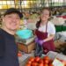 Olimpică, admisă la Medicină, vinde în piață produsele din gospodăria familiei