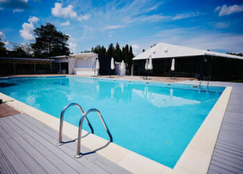 Înecat într-o piscină. Tânărul de 28 de ani  se afla la un chef în Remeți