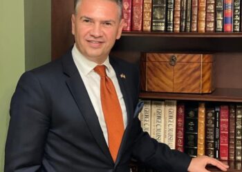 Lider de marcă, demisie din PNL. Anunță o nouă construcție politică. Surse: noul partid în jurul lui Hellvig