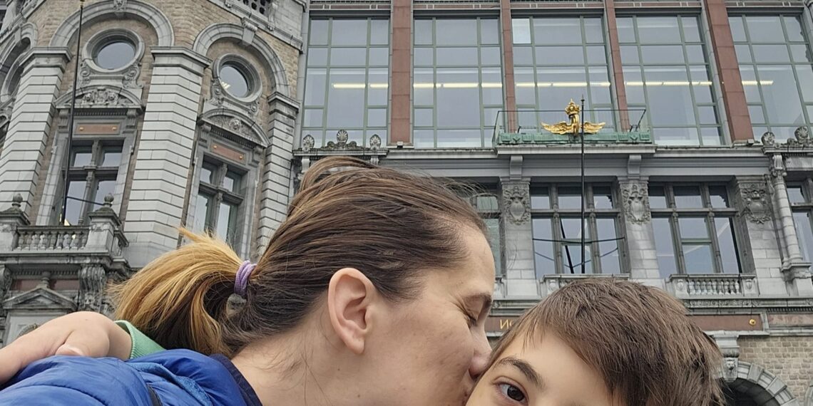 Vor protesta până vor fi auziți. Azi, la ora 18,00, mama  băiatului de 12 ani, ucis pe trecere, protest pentru un semafor