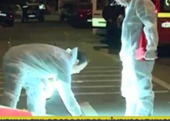 Fiul de 16 ani al unei unei procuroare DIICOT și-a împușcat un prieten, după ce a fost înjunghiat, pe fondul consumului de alcool și posibil droguri