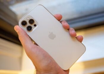 iPhone 12 a fost retras de pe piața franceză din cauza radiaţiilor / Apple a contestat raportul Agenției Naționale pentru Frecvență