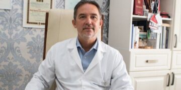 Povestea fetei de 17 ani care a primit, în premieră,  o inimă artificială. Se găsise un donator la Oradea, însă inima nu a fost compatibilă