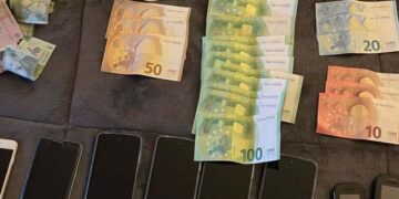 Grupul de bihoreni, condus de un marocan, acuzat de trafic de migranți, rămâne în arest. Un membru  comercializa droguri de risc și mare risc