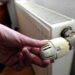 De mâine, căldură în caloriferele orădenilor. Cine nu vrea o poate opri de la robineți