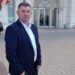 GALERIE. Stomatologul din Ștei căruia i s-au implantat 8 proteze în bazin şi picioare după ce s-a prăbușit peste ea un bloc de gheată, față în față cu primarul de Nucet