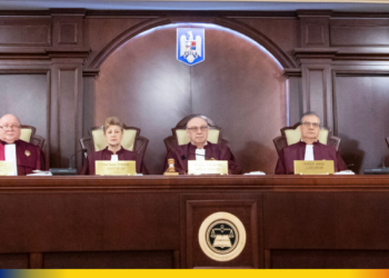 CCR : foștii parlamentari rămân cu pensiile speciale