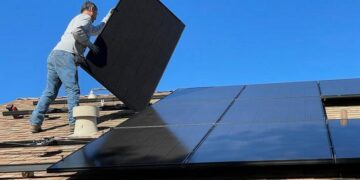 Firma din Oradea care a blocat în instanță Casa Verde a căzut la pace cu Fondul de Mediu.90.000 de beneficiari aşteaptă Programul „Casa Verde Fotovoltaice