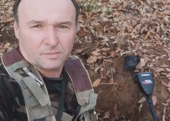 Bihoreanul care a găsit obiectele vechi de peste 3000 de ani în zona Brusturi nu vrea recompensă. Le-a predat Muzeului Țării Crișurilor