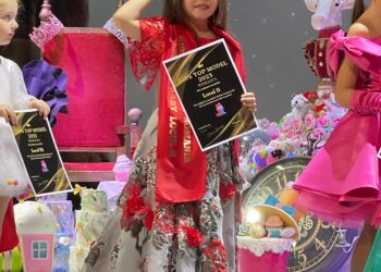 Puștoiaca de 7 ani Riana Ciora din Oradea, printre cei mai frumoși copii din România. Locul II la Kids Top Model,  singurul concurs de frumusețe, talent și inteligentă din România