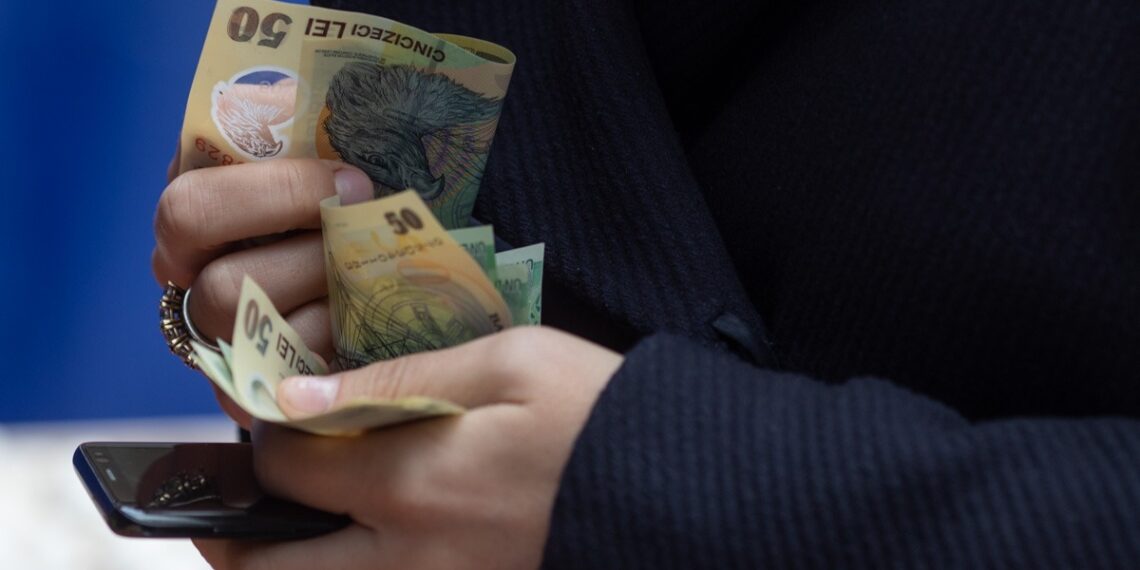 Senatul îi interzice ministrului Boloș să stabilească singur salariile angajaților din Ministerul Finanțelor, ANAF și Autoritatea Vamală Română.  Fiscul pierde atribuția de control al cheltuielilor primarilor
