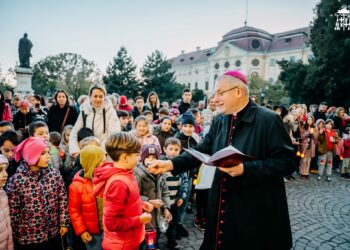 Felinarele Sf. Martin, soldatul care a devenit episcop, aprinse  în grădina Palatului Episcopal