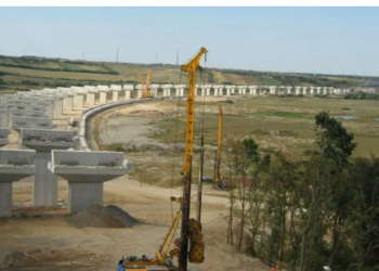Trei contracte pentru autostrada Transilvania semnate azi. Primul e pentru tronsonul blestemat  Suplacu de Barcău- Chiribiș