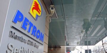 Ofertă jignitoare din partea austriecilor pentru angajații care au adus companiei un profit de 2,5 miliarde lei în 9 luni. Protest al angajaților OMV Petrom din Suplacu de Barcău (Asset 1 Crișana Banat)