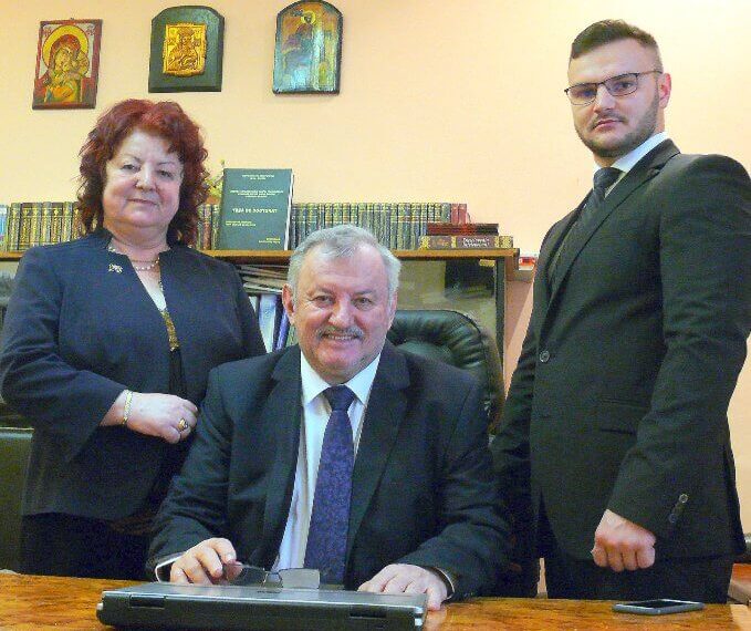 Avocatul care lansează Vechiul Testament relevat prin 300 de sonete la Baroul Bihor