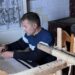 Sorin Todică, ultimul țesător din Lelești, și-a ținut pasiunea secretă. Face traiste simbol și colaborează cu designeri și branduri din România și din străinătate