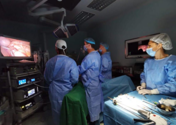 Medicii orădeni au rezolvat cu succes cazul unei fete de 17 ani din Țara Beiușului, care avea o boală foarte rară, un caz la un milion