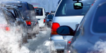 Staţionarea cu motorul pornit ar putea fi interzisă