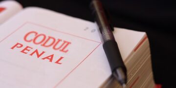 Fapta de sustragere de la executarea măsurii de siguranţă prevăzută în art. 112 lit. d) din Codul penal din 1969 nu realizează condiţiile de tipicitate ale infracţiunii prevăzute de art. 288 alin. (1) din Codul penal