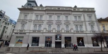 Hotel din Transilvania, adjudecat  de un investitor surpriză care a făcut cumpărători ș în centrul Oradiei