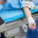 Micuțul care s-a înecat mâncând un măr a devenit îngeraș după mai multe zile la Terapie Intensivă