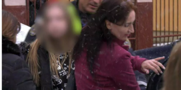 Tânăra care l-a înjunghiat pe pedagogul de la Vuia a contestat arestul preventiv. Ce a decis Curtea de Apel Oradea