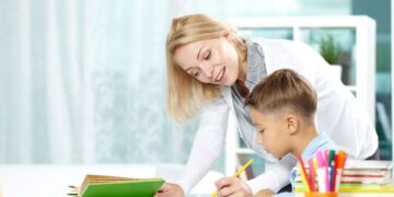 Sancțiuni pentru profesorii care fac meditații contra cost cu elevii de la clasă. Până la 2 ani închisoare