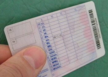 Klaus Iohannis a sesizat CCR privind Legea ce permite posesorilor de categoria B să conducă anumite tipuri de motociclete  