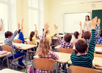 Elevii și studenții, din nou la școală. Vacanța de schi în Bihor începe pe 19 februarie
