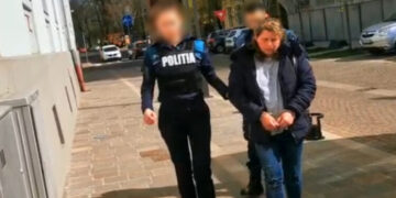 Ce a decis azi Tribunalul Bihor în privința femeii acuzate că împreună cu iubita sa au plătit un bărbat să-l execute pe soțul său