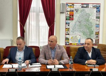 Prefectura și CJ Bihor vor să preia bombele ecologice din județ. Prefectul Țiplea își asumă închiderea depozitelor neconforme pentru care România plătește penalități