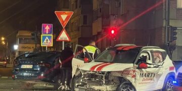 Trei răniți într-un accident în zona Lotus, printre care și un copil
