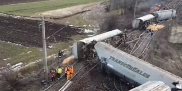 Tren cu 35 de vagoane care circula în relația Salonta – Roșiori Nord, deraiat