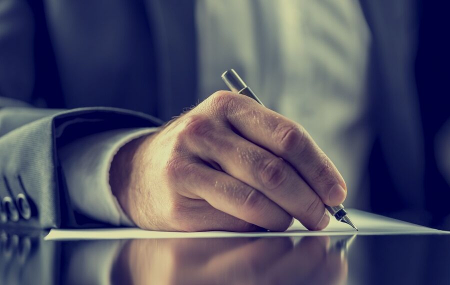 Contract de închiriere: clauză contractuală derogatorie de la dreptul comun | Jurisprudență ÎCCJ