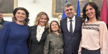 Cine e bihoreanca aflată la întâlnirea românilor din Italia cu premierul Ciolacu. Acesta le-a cerut scuze pentru că „ați fost nevoiți la un moment dat să plecați din țară„