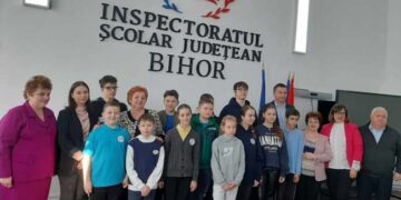 20 de elevi din școlile bihorene vor primi burse de studiu de 2.000 lei prin Pro Bambini. Cum au fost aleși