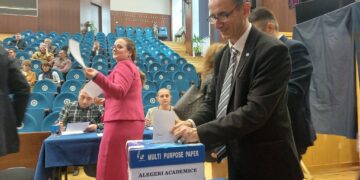 Aurel Căuș, ales președinte al Senatului Universității Oradea