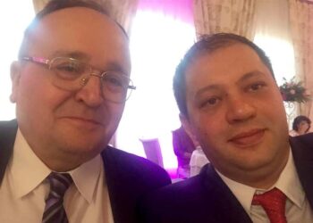 Începe judecata în dosarul în care fiul unui fost prefect de Bihor e judecat sub acuzaţia comiterii infracţiunilor de trafic de droguri de mare risc în formă continuată